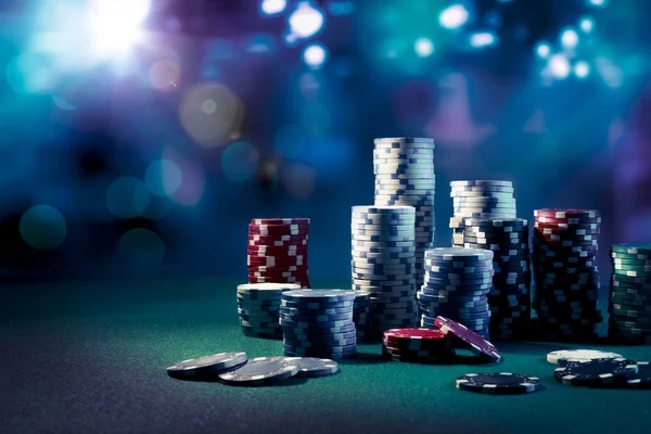 Live dealer table at qqpulsa link with professional studio setup